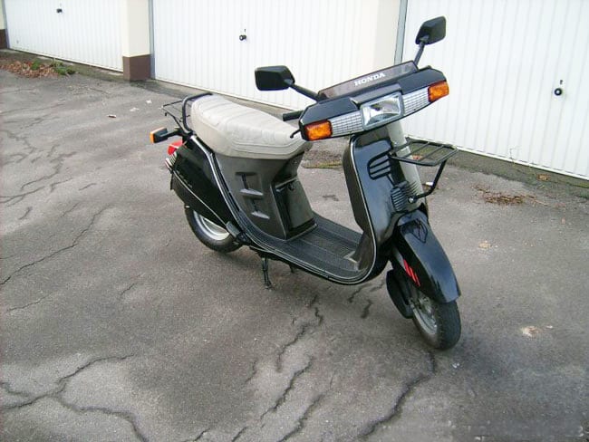 ホンダ リード50 (2代目 / AF20)の実車写真