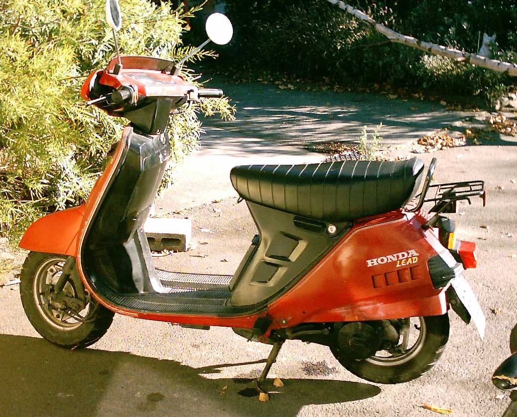 ホンダ リード80SSの実車写真