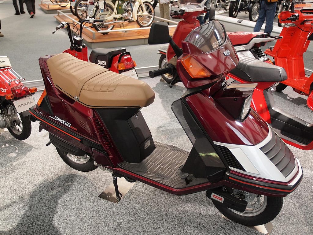 ホンダ スペイシー125 (JF03)の実車写真