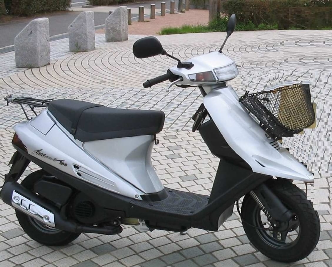 スズキ アドレスV100の実車写真