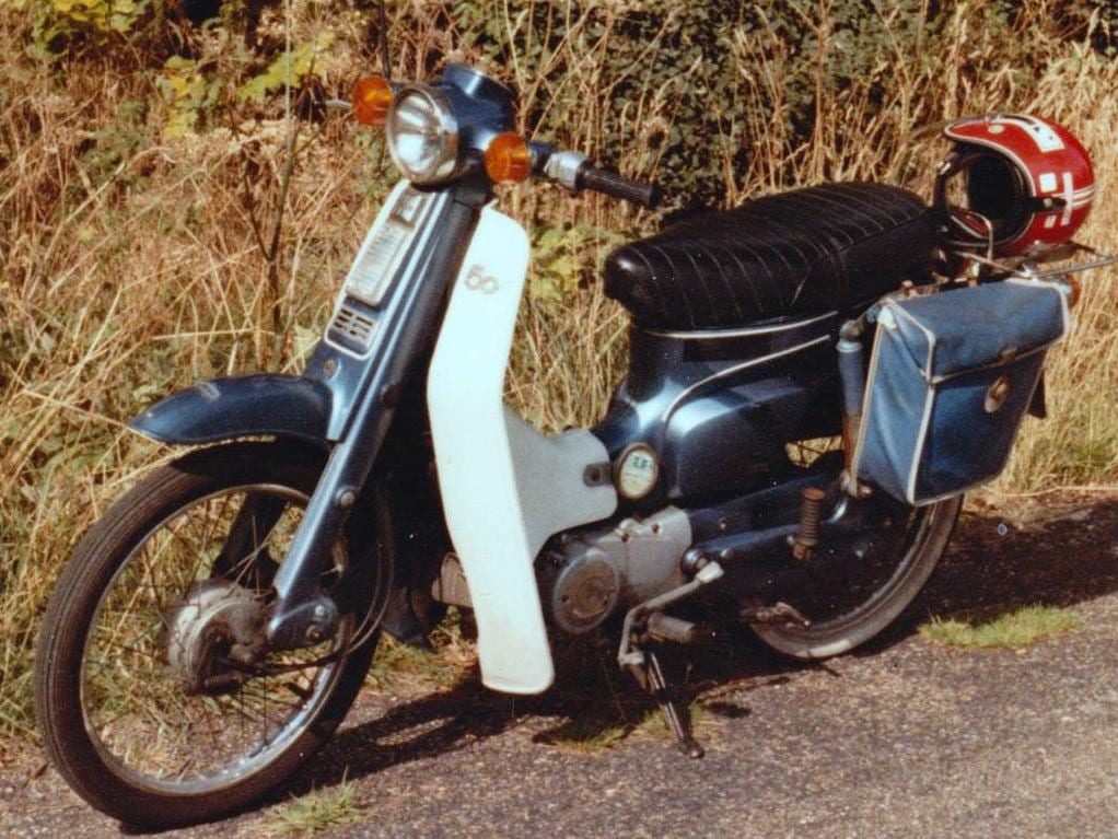 スズキ バーディー50（2スト・FR50）の実車写真